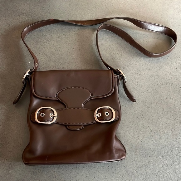 Vintage Handbags - 𝅺VINTAGE Y2K DKNY chocolate brown buckle crossbody bag